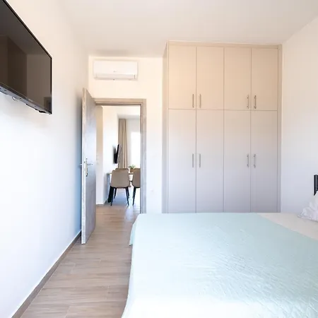 Smiles With Panoramic View Ziparion