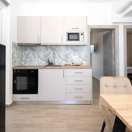 Smiles With Panoramic View * Ziparion