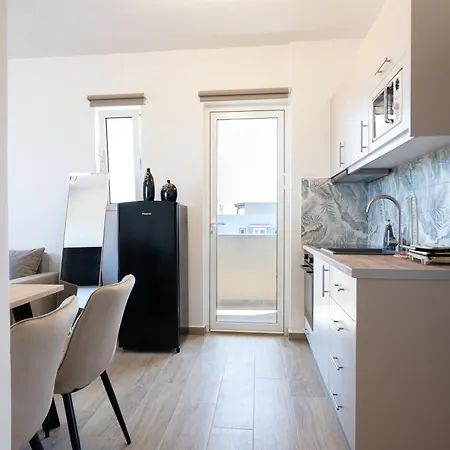 Smiles With Panoramic View Apartment Ziparion