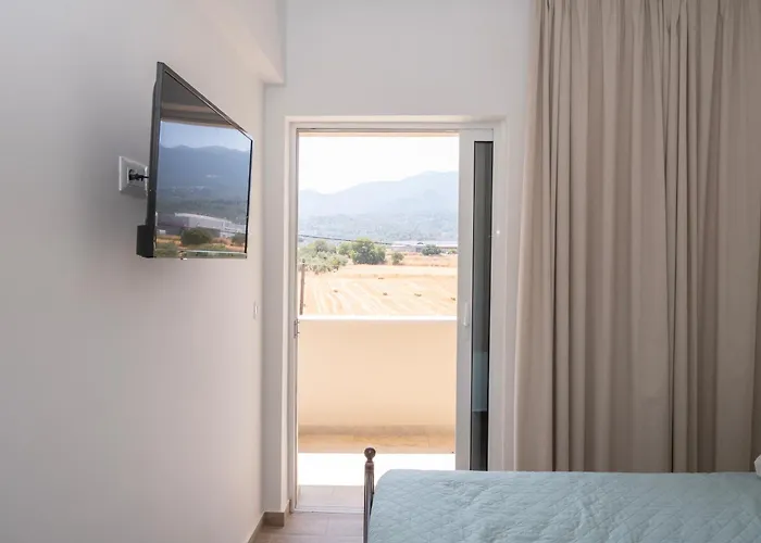 Smiles With Panoramic View * Zipárion