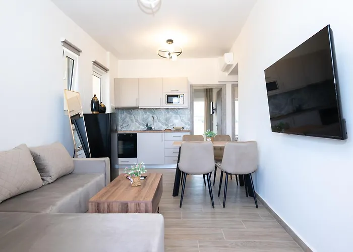 Smiles With Panoramic View *