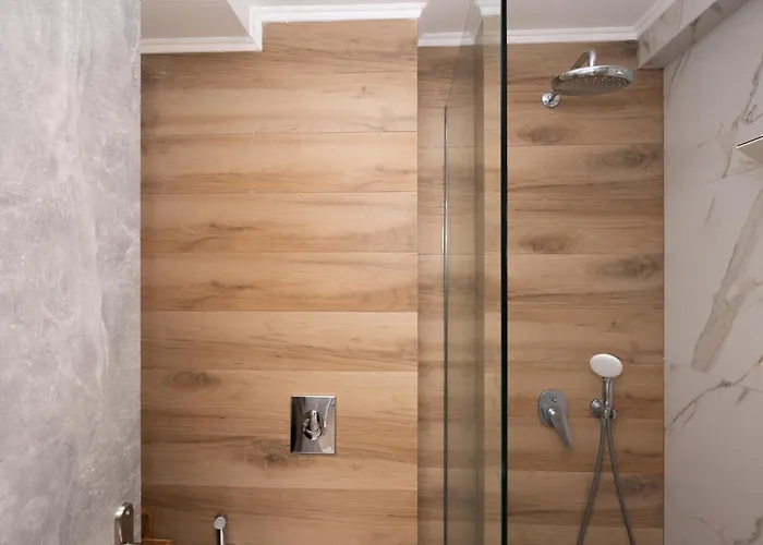 Smiles With Panoramic View Zipárion